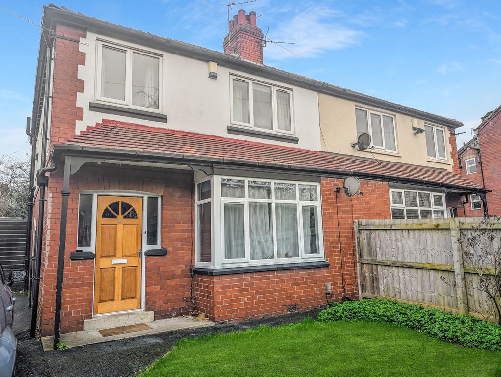 Property photo 1 of 14 8 St Micks Grove Front