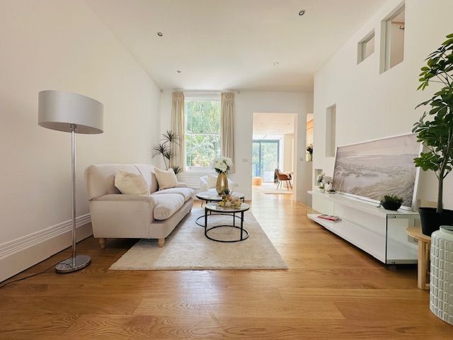 Property photo 2 of 34