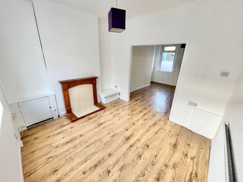 Property photo 2 of 16 Image