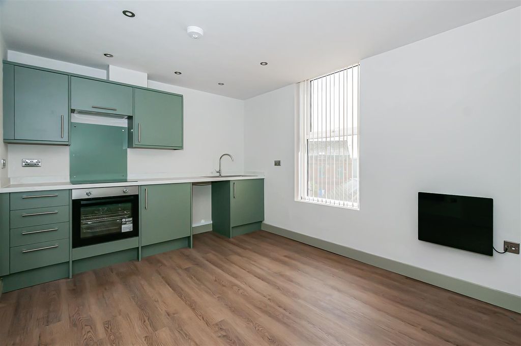 Property photo 2 of 9 Vic Quays2.Jpg