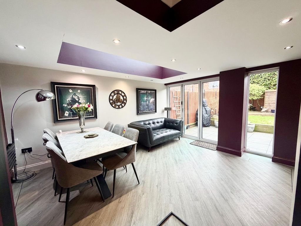 Property photo 2 of 22 Orangery