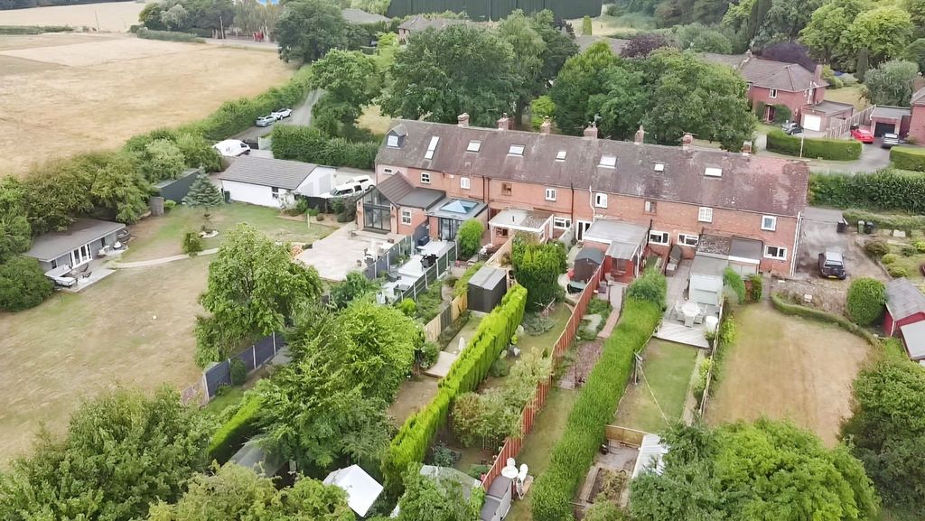 Property photo 2 of 31