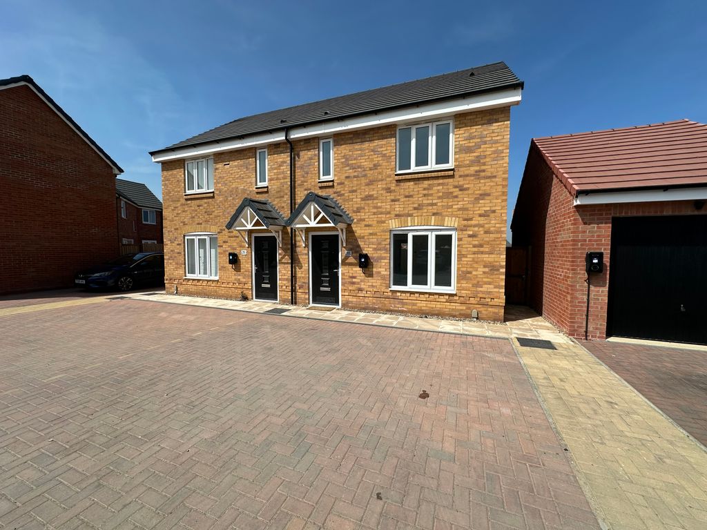 Property photo 1 of 11 Front