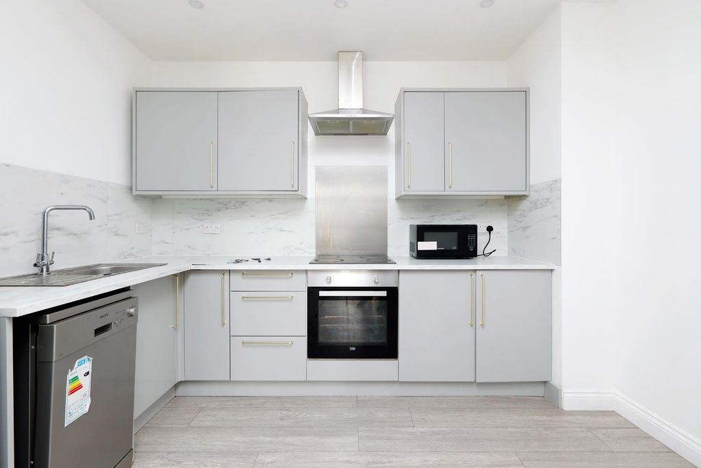 Property photo 1 of 15 Kitchen