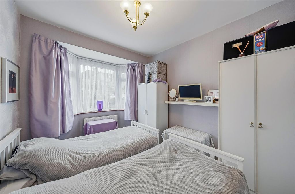 Additional image 19 of 4 bed detached bungalow for saleHeathview Avenue, Crayford, Dartford DA1