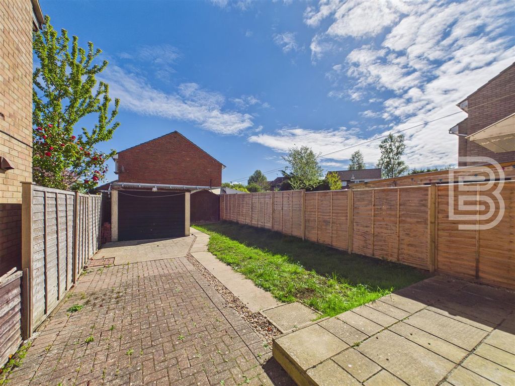 Property photo 3 of 13 Cam01515G0-Pr0203-Still015.Jpg