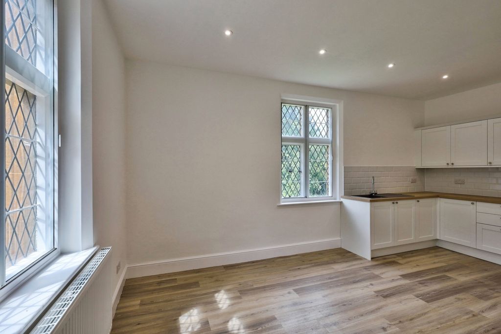 Property photo 3 of 16 Dining Room