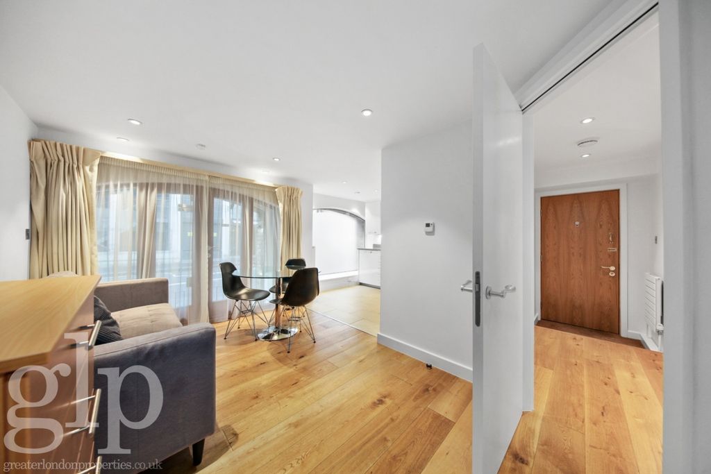 Property photo 1 of 15 995430