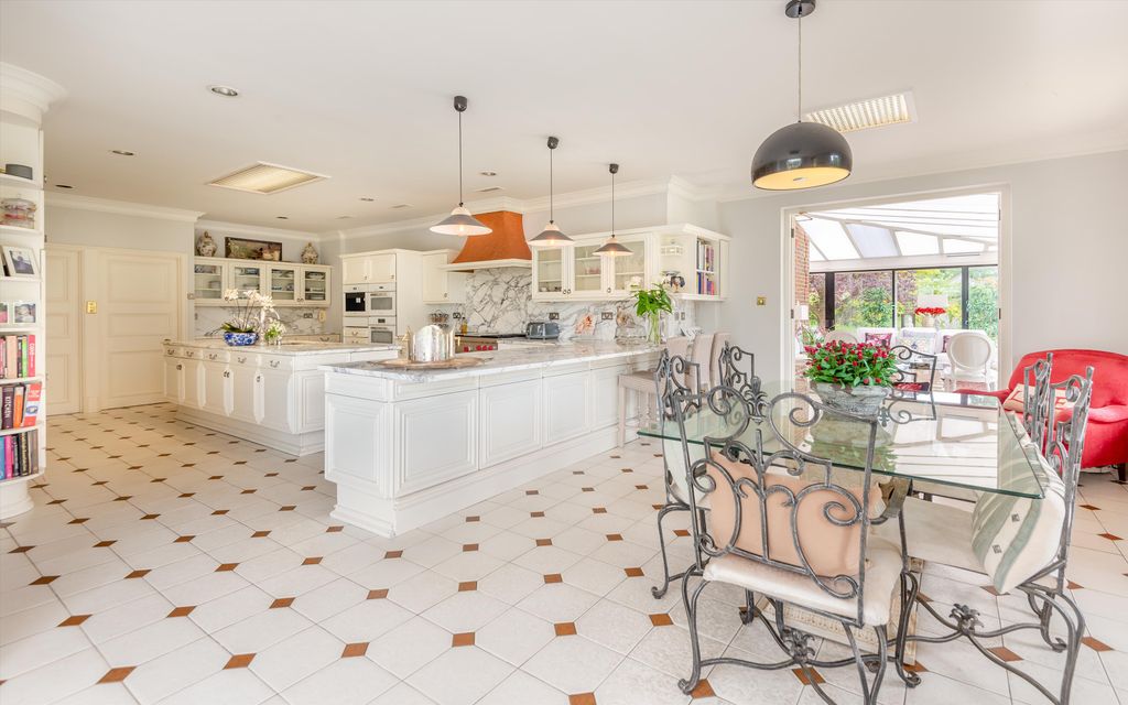 Property photo 2 of 32 Image