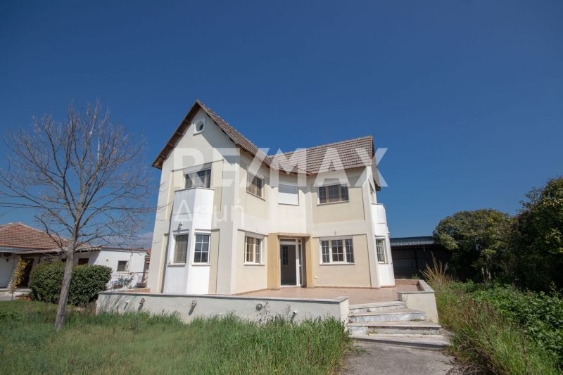 Property photo 1 of 25