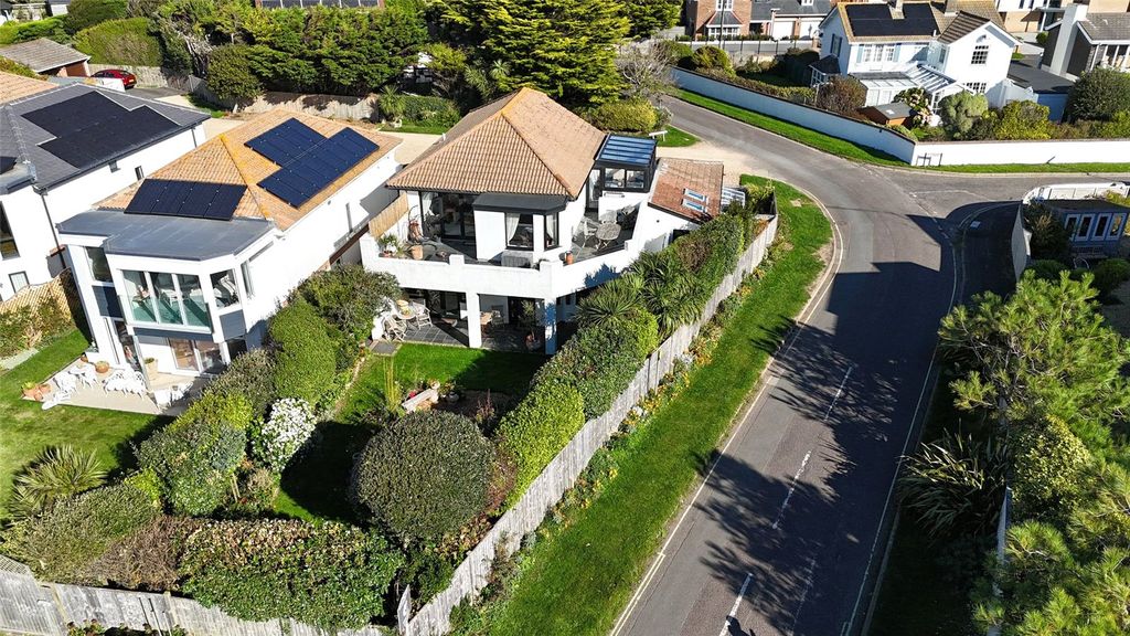 Property photo 3 of 33 Picture No. 62