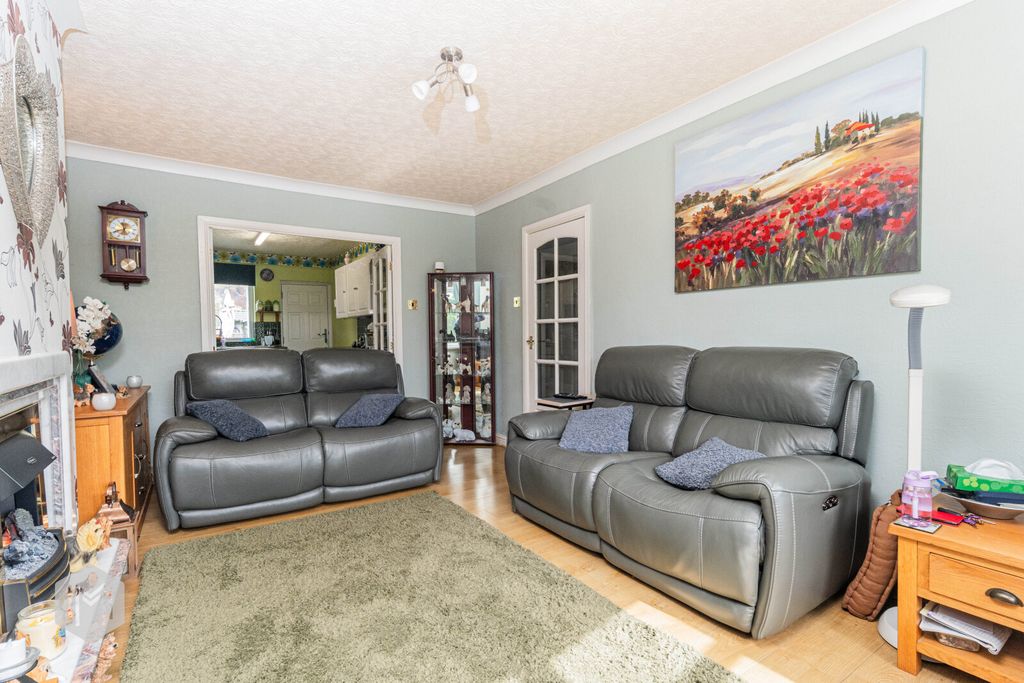 Property photo 3 of 18 Picture No. 15