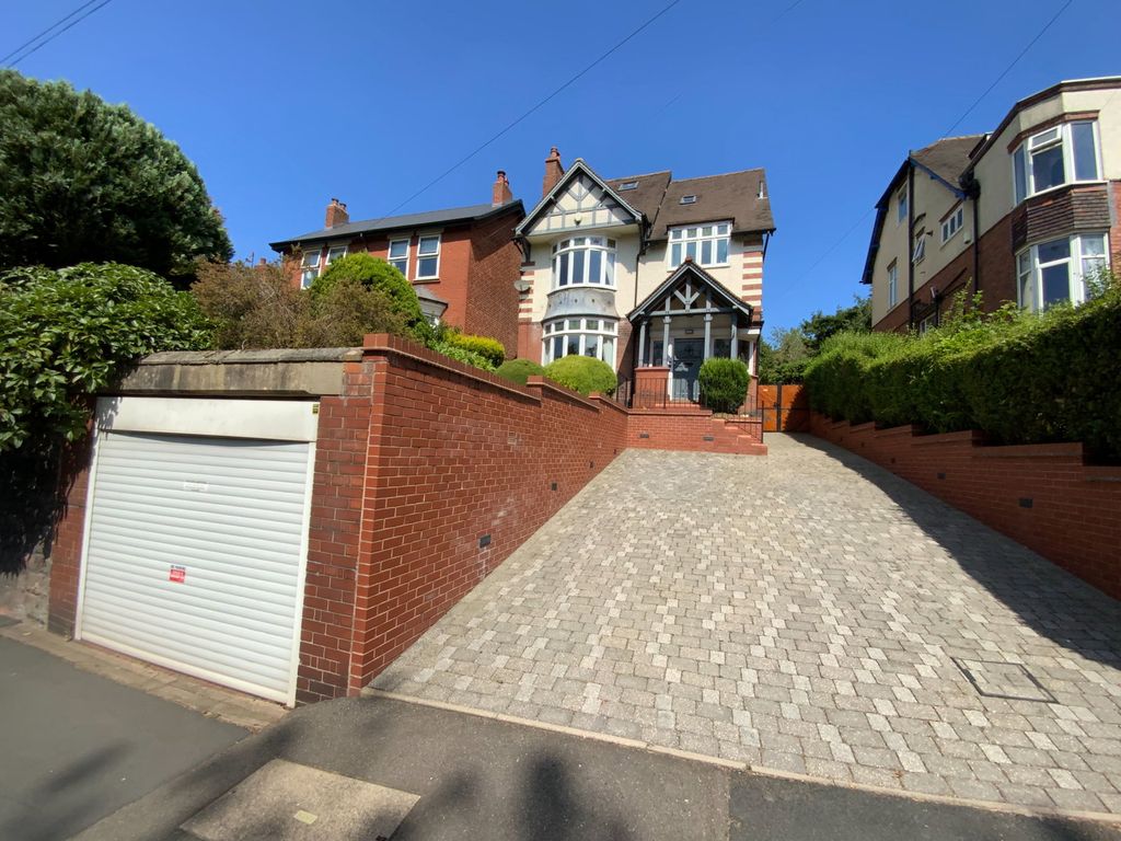 Property photo 1 of 27