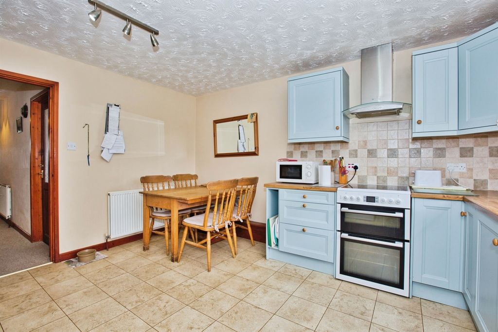 Property photo 3 of 26