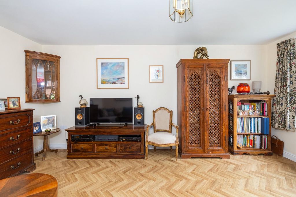 Property photo 3 of 40 Char0161.Jpg