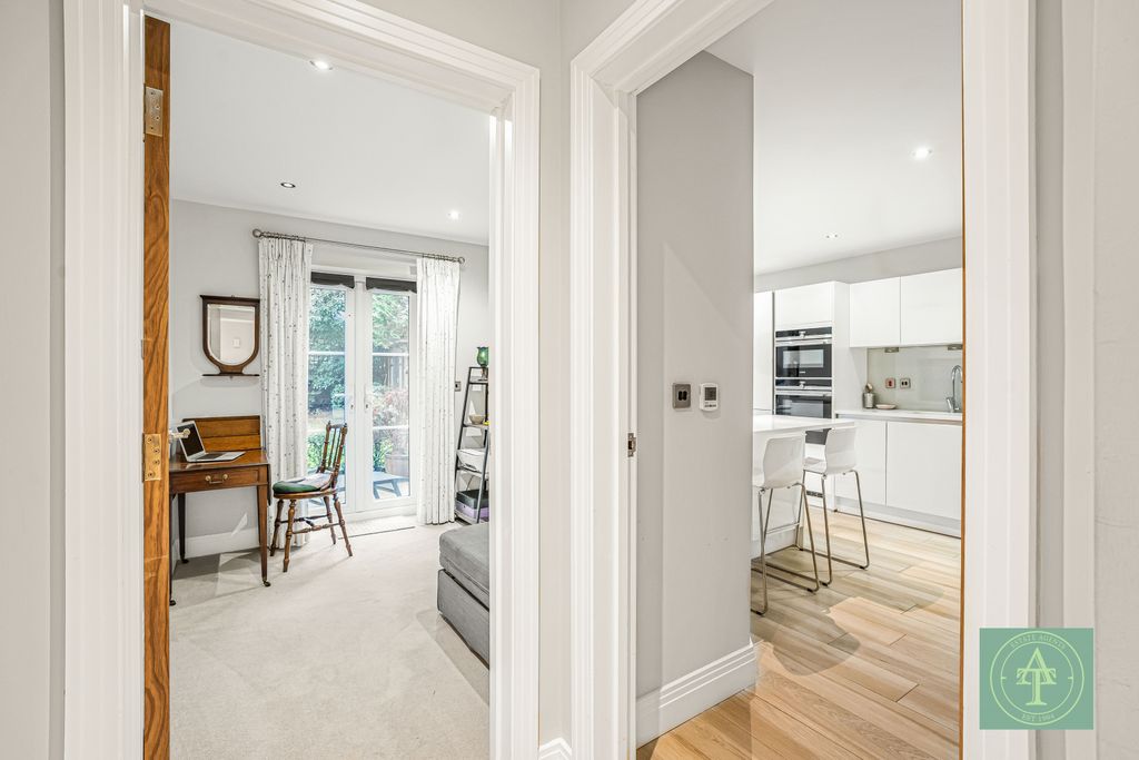Additional image 11 of 3 bed flat for sale50 Village Road, Bush Hill Park, Enfield EN1