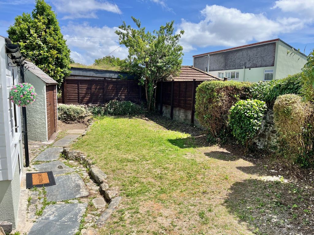 Property photo 2 of 20