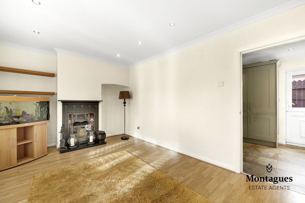 Property photo 3 of 22 Photo 10