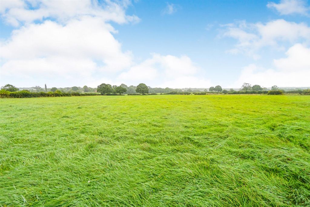 Property photo 3 of 10 Land