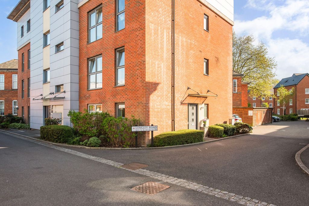 Property photo 1 of 18