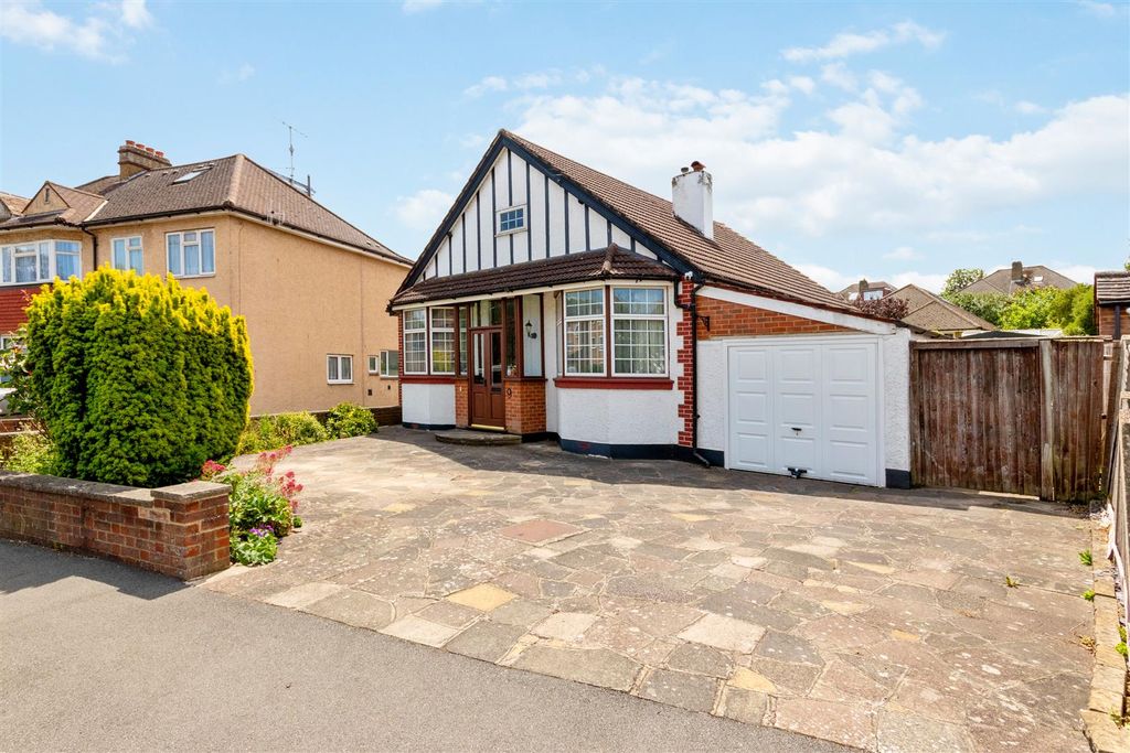 Property photo 1 of 12 Wandle Road