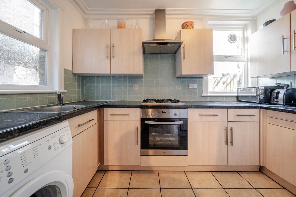 Property photo 3 of 9 1404977-14-697B30...
