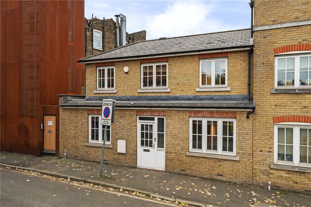 Property photo 1 of 19 External
