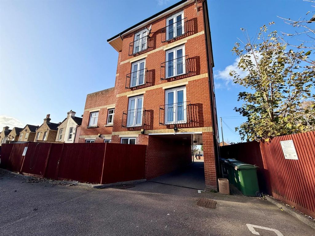 Property photo 1 of 10 Photo-2025-11-17-15-15-36-1.Jpg