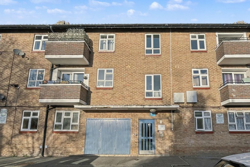 Property photo 1 of 13 7 John Newton Court, Welling Da16 2Aq