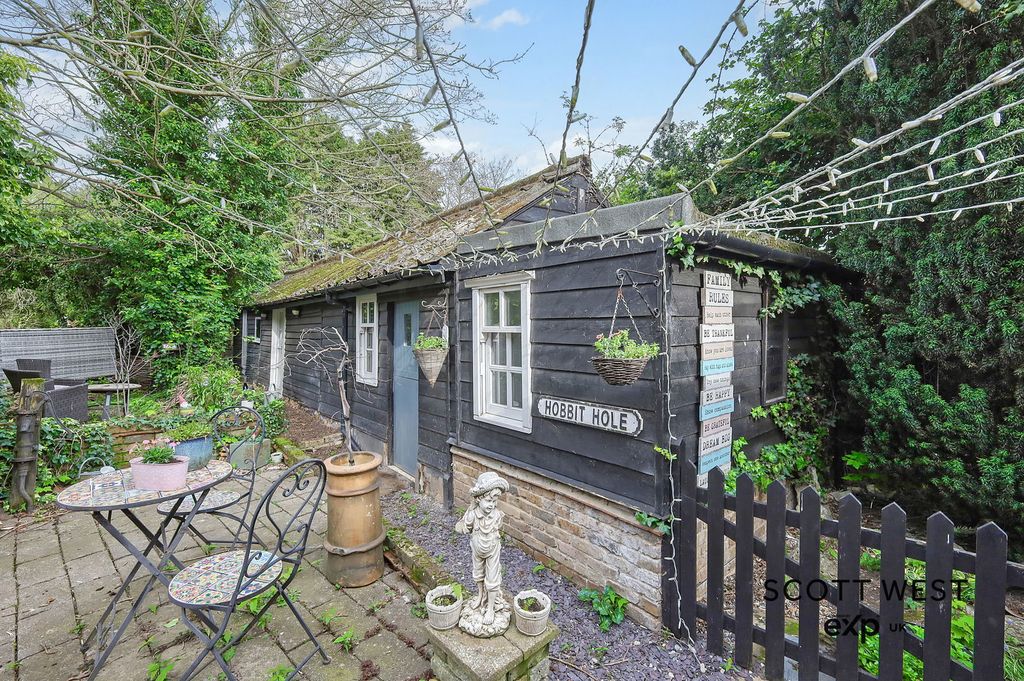 Property photo 1 of 21