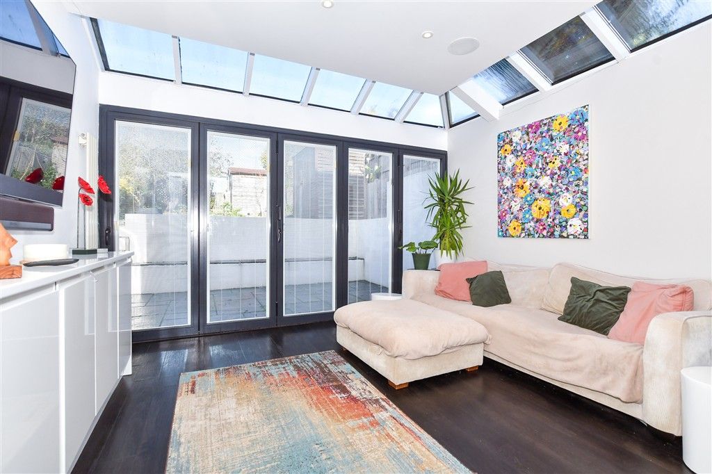 Property photo 3 of 16 Kitchen/Diner/Family Area