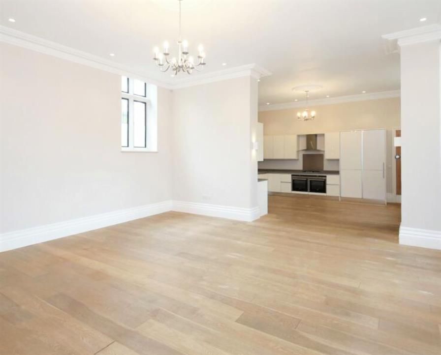 Property photo 3 of 10 Living.Png
