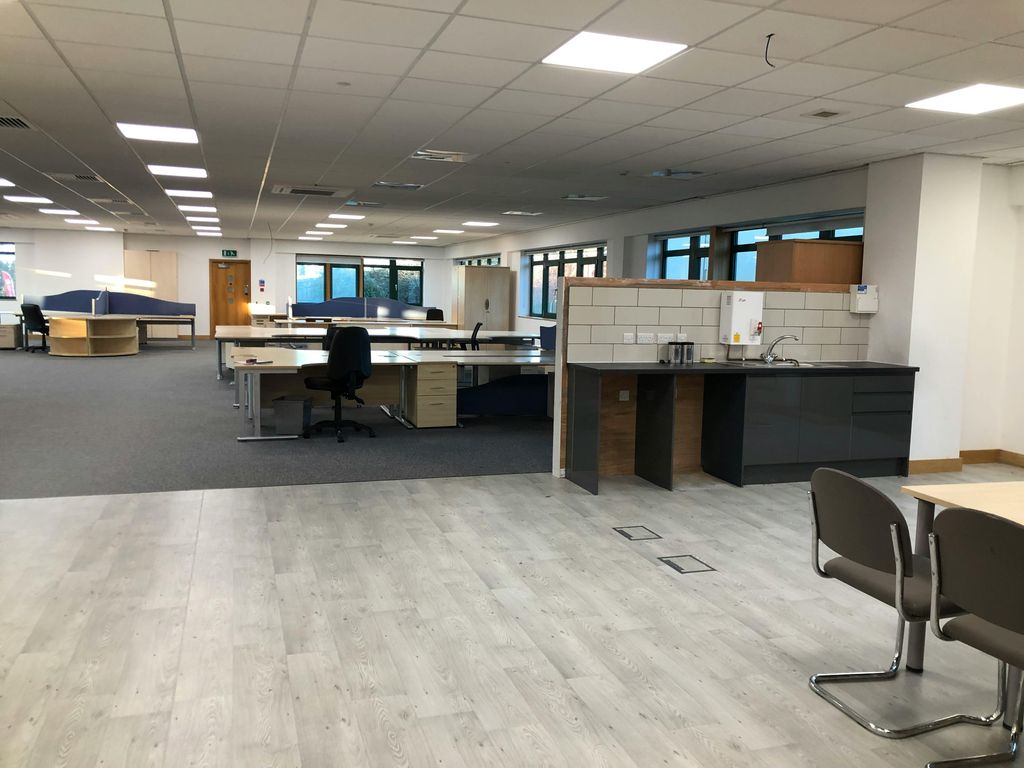 Property photo 3 of 4 Int 3.Jpg