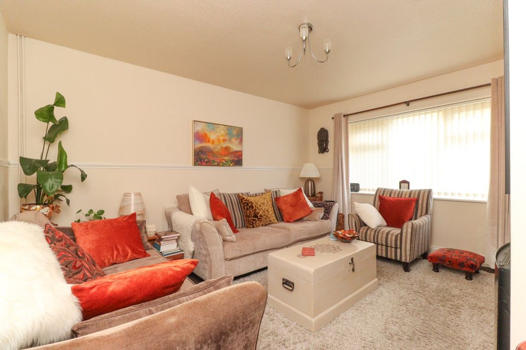 Property photo 2 of 13 Picture 2