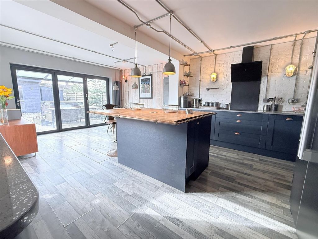 Property photo 2 of 26 Img_1322.Jpg