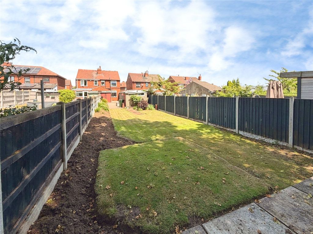 Property photo 2 of 15 Gardens