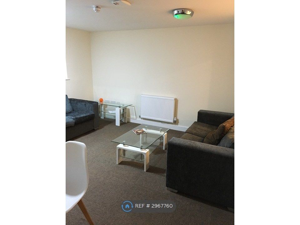 Property photo 3 of 8 Communal Area 1 Of 2