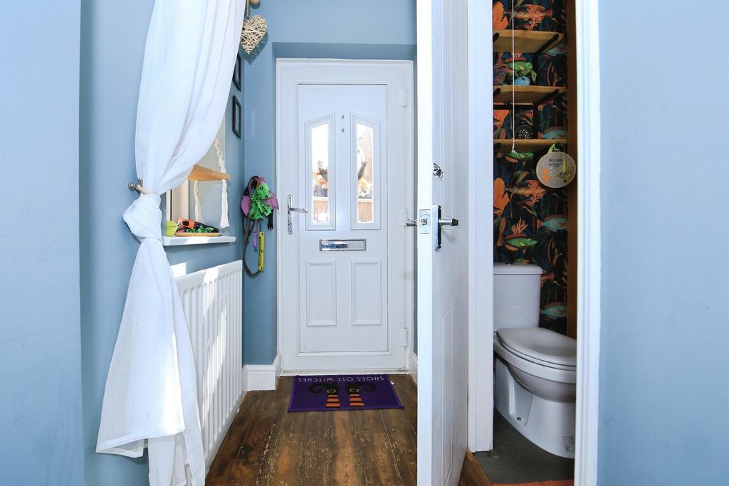 Property photo 2 of 18