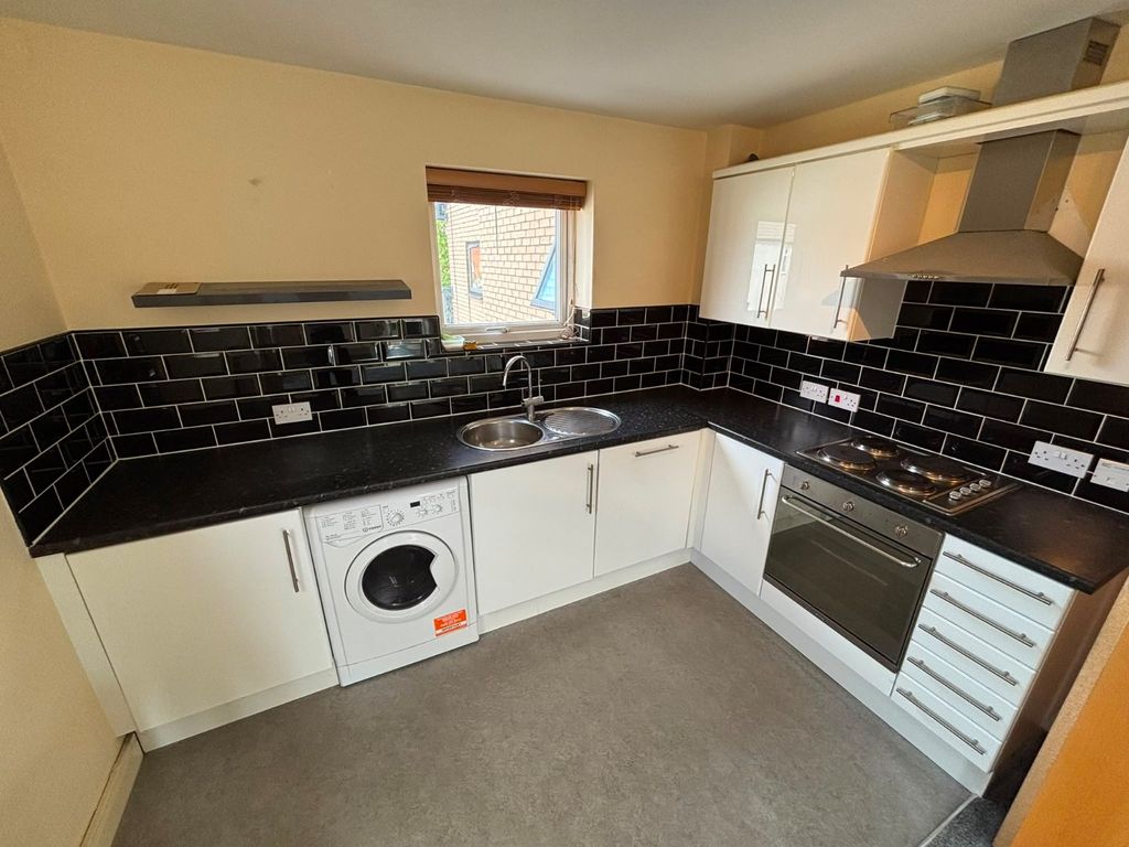 Property photo 3 of 5 Kitchen
