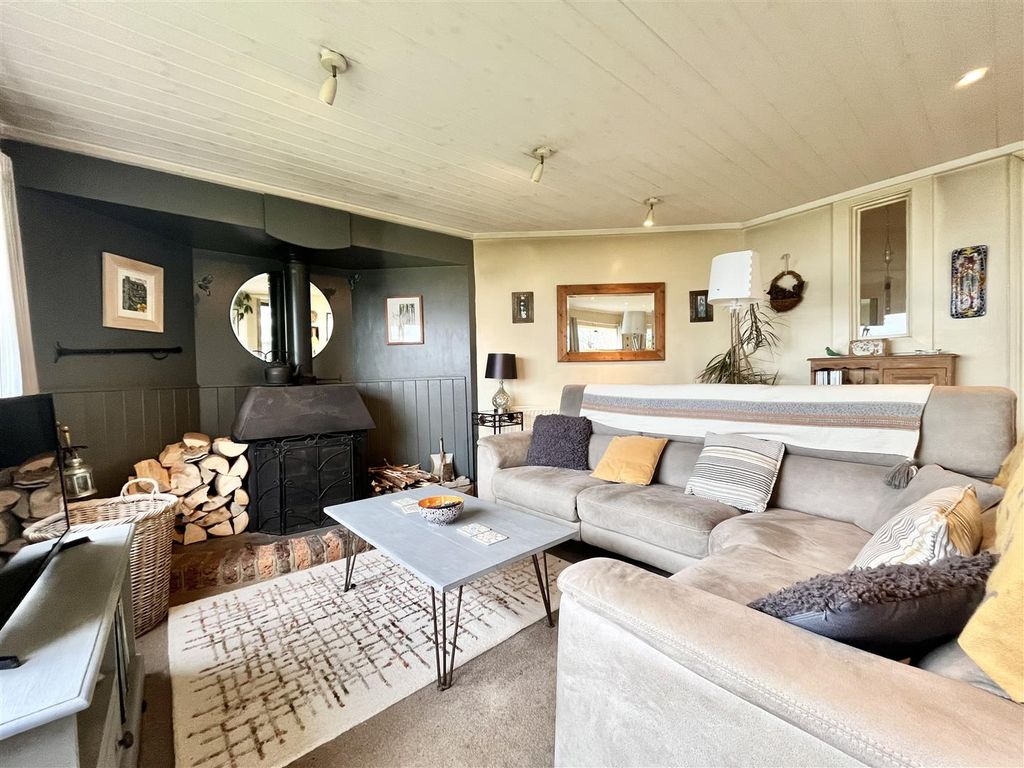 Property photo 2 of 30