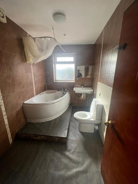 Property photo 3 of 9 7.Jpg