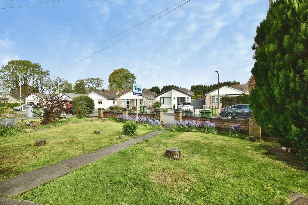 Property photo 1 of 20 Outside
