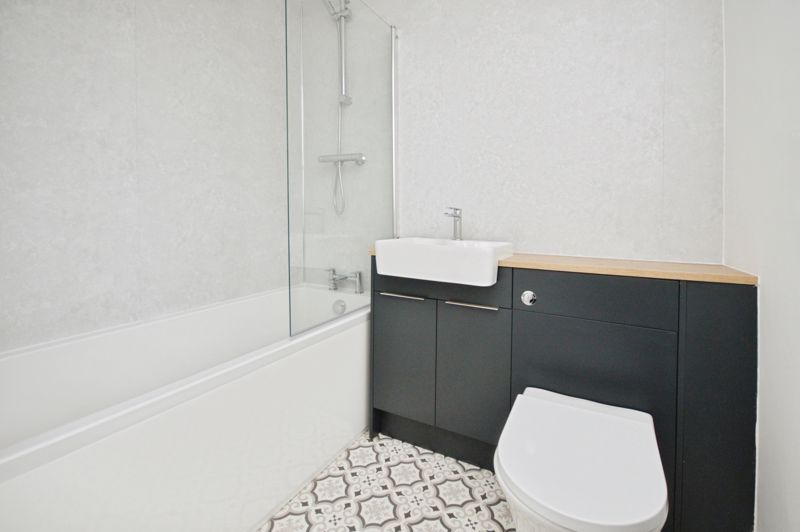 Property photo 3 of 11 Bathroom