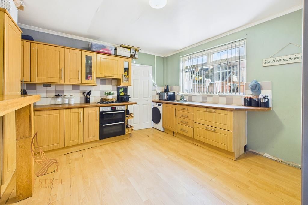 Property photo 2 of 26 22.Png