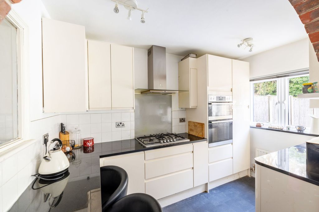 Property photo 3 of 11