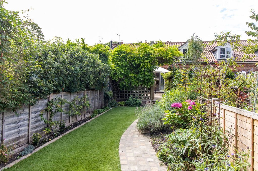 Property photo 3 of 18