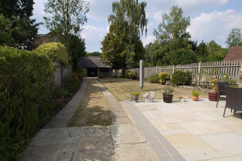 Property photo 3 of 14 Photograph 11