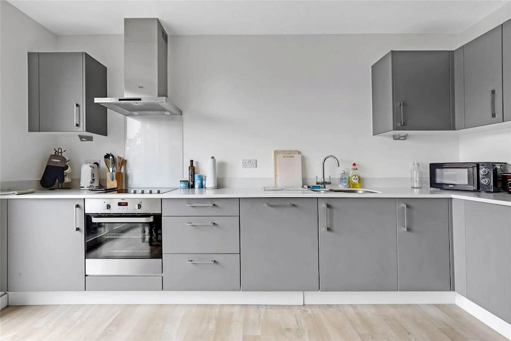 Property photo 3 of 8 Kitchen