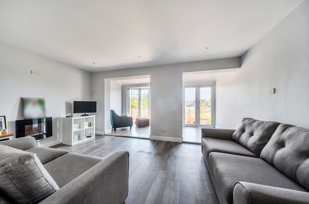 Property photo 2 of 14 1513191-9-6A90526...