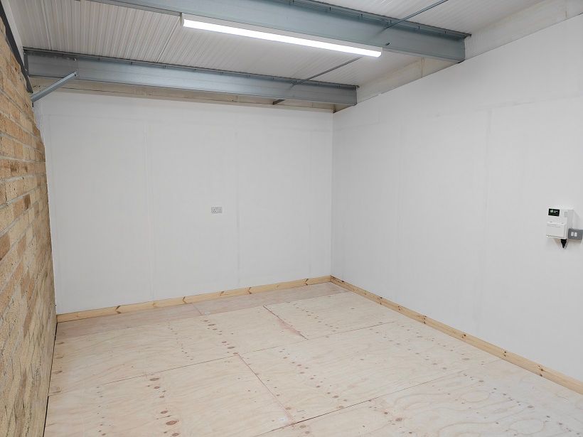 Property photo 2 of 6 Unit 2d